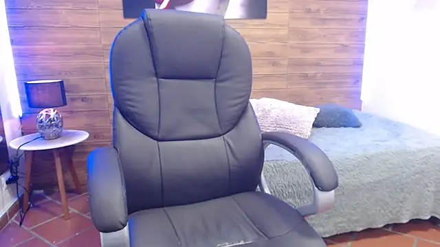 jhoellx online show from January 2025 06:27:01 PM