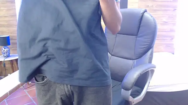 jhoellx online show from February 2025 12:32:01 PM