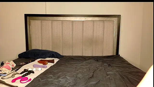 misscatxo online show from February 2025 06:57:02 PM