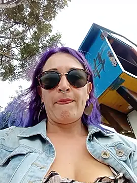 sophie banger online show from October 2025 06:19:02 PM