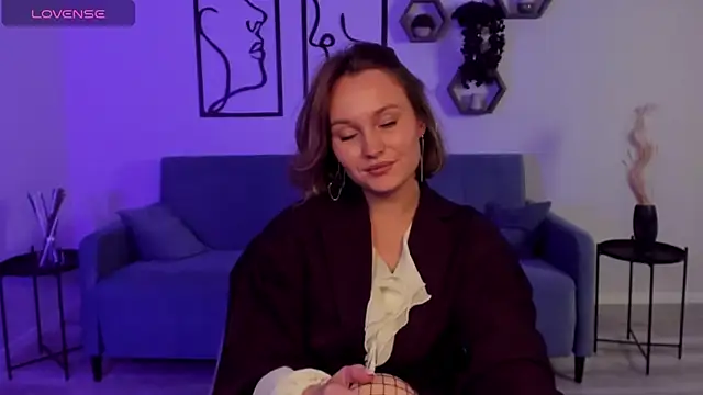 BritnieCute online show from September 2025 07:13:02 AM