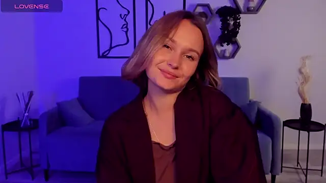 BritnieCute online show from October 2025 05:27:01 AM