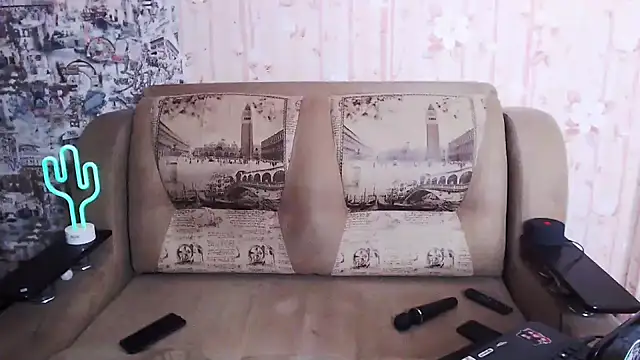 Miya Wey  online show from October 2025 05:58:02 PM