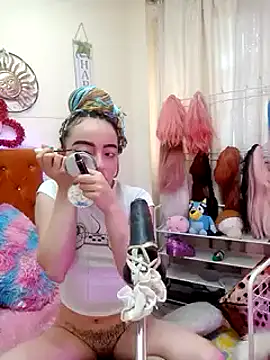 Yennastone online show from December 2024 02:04:01 PM