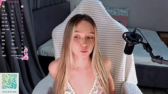 HollisBeckett online show from February 2026 03:10:01 AM