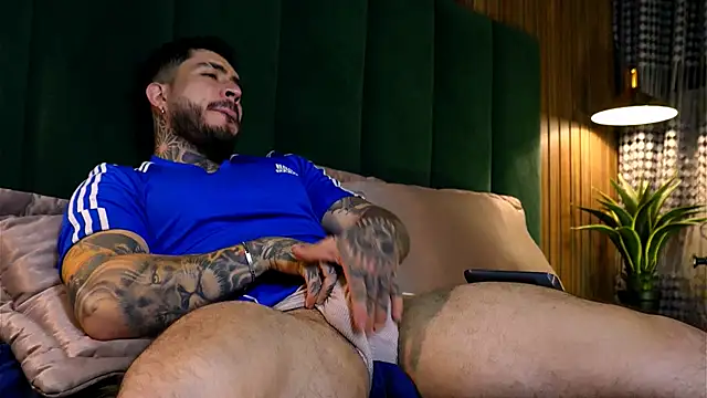 Snapshot of LeoSalvatore_ chatting on March 2025 02:41:02 AM LeoSalvatore online show from March 2025 02:41:02 AM