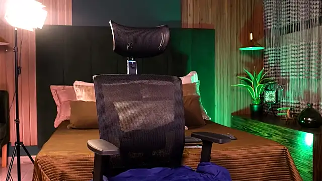 Snapshot of LeoSalvatore_ chatting on March 2025 03:59:02 AM LeoSalvatore online show from March 2025 03:59:02 AM