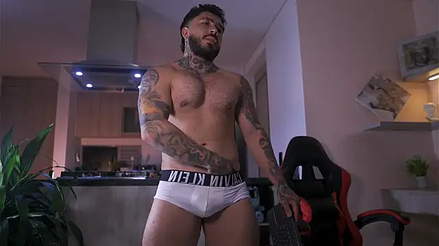 Snapshot of LeoSalvatore_ chatting on October 2025 03:38:01 AM LeoSalvatore online show from October 2025 03:38:01 AM