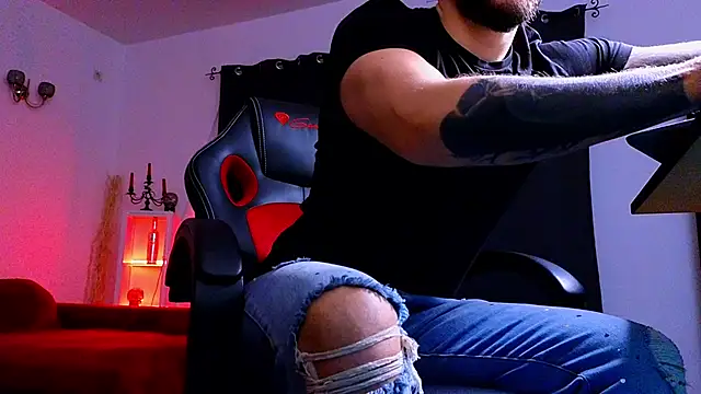 MightyAaron66 online show from October 2025 02:34:02 AM