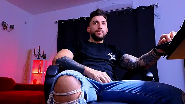 MightyAaron66 online show from October 2025 04:38:01 AM