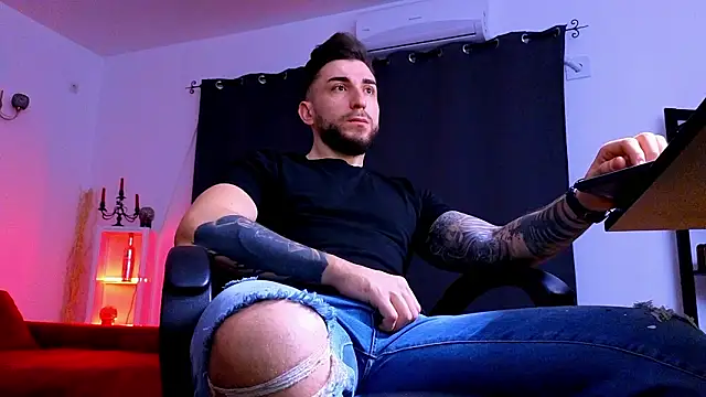 MightyAaron66 online show from February 2026 03:55:02 AM