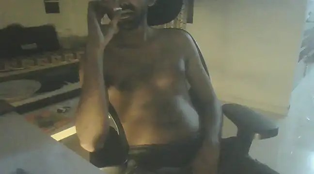 Snapshot of dominanthubby chatting on December 2024 01:43:01 PM dominanthubby online show from December 2024 01:43:01 PM