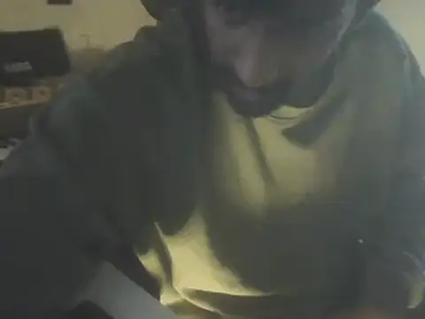 Snapshot of dominanthubby chatting on December 2024 04:16:01 PM dominanthubby online show from December 2024 04:16:01 PM