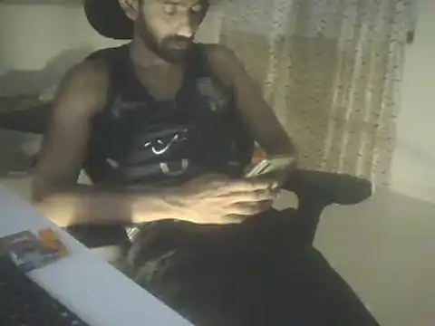 Snapshot of dominanthubby chatting on December 2024 12:44:02 PM dominanthubby online show from December 2024 12:44:02 PM