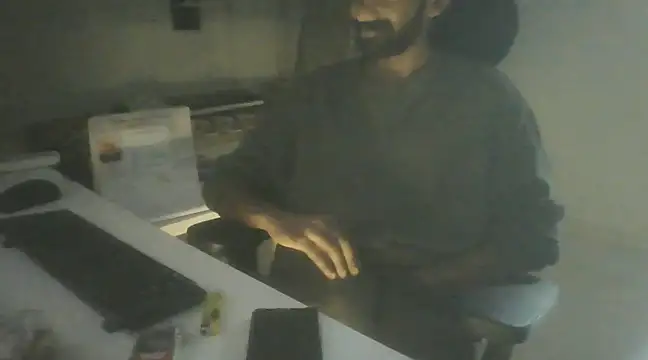 Snapshot of dominanthubby chatting on December 2024 10:40:02 PM dominanthubby online show from December 2024 10:40:02 PM