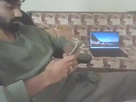 Snapshot of dominanthubby chatting on January 2025 09:39:01 AM dominanthubby online show from January 2025 09:39:01 AM