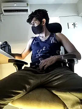 Snapshot of dominanthubby chatting on January 2025 06:43:02 PM dominanthubby online show from January 2025 06:43:02 PM