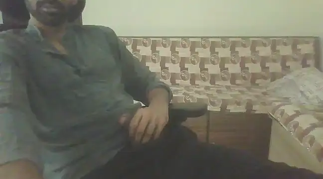 Snapshot of dominanthubby chatting on March 2025 09:34:02 AM dominanthubby online show from March 2025 09:34:02 AM