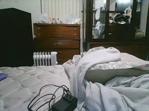 Emilylyn2501 online show from November 2025 02:44:01 AM