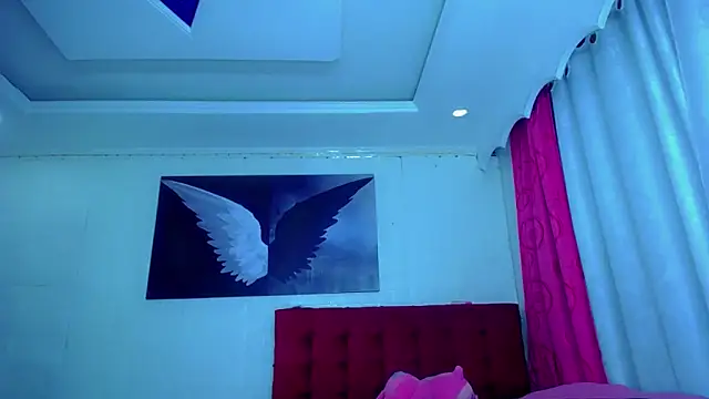 Snapshot of NahomiCamper chatting on October 2025 10:25:02 PM NahomiCamper online show from October 2025 10:25:02 PM