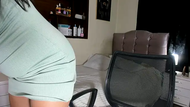 arianithaxox online show from January 2025 06:56:01 AM