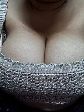 Snapshot of Rinki_Guptaa chatting on February 2025 06:01:02 PM Rinki Guptaa online show from February 2025 06:01:02 PM