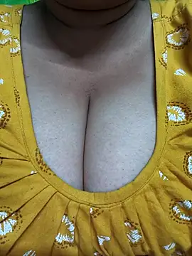 Snapshot of Rinki_Guptaa chatting on February 2025 06:09:02 PM Rinki Guptaa online show from February 2025 06:09:02 PM