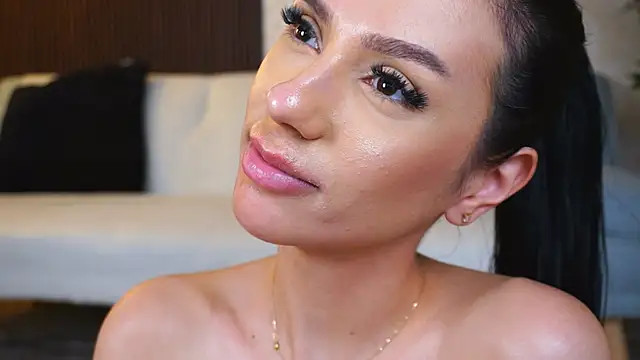 Snapshot of HaylieMilf chatting on February 2025 01:30:01 PM HaylieMilf online show from February 2025 01:30:01 PM
