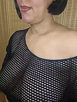 Snapshot of Foxlady2271 chatting on December 2024 10:32:01 PM Foxlady2271 online show from December 2024 10:32:01 PM