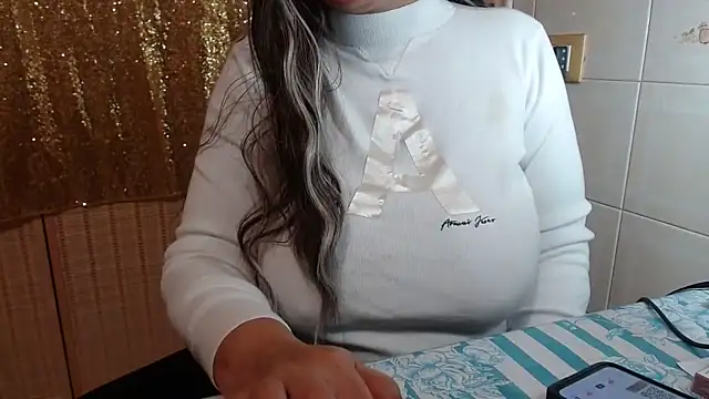 Snapshot of Foxlady2271 chatting on January 2025 07:32:01 PM Foxlady2271 online show from January 2025 07:32:01 PM