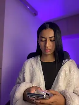 maddy bronw  online show from January 2025 03:04:02 AM