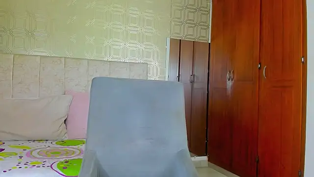 Snapshot of evelyn_wine chatting on December 2024 07:35:01 PM evelyn wine online show from December 2024 07:35:01 PM