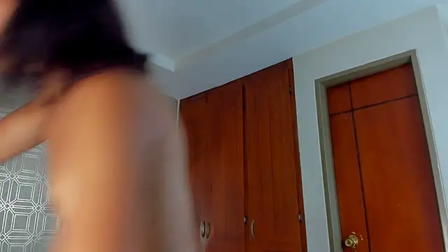 Snapshot of evelyn_wine chatting on January 2025 12:49:02 AM evelyn wine online show from January 2025 12:49:02 AM