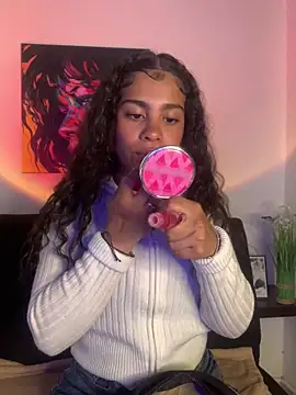 NINA 18 YEARS online show from January 2025 08:10:01 PM