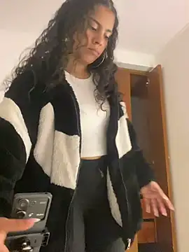 NINA 18 YEARS online show from February 2025 10:42:01 PM