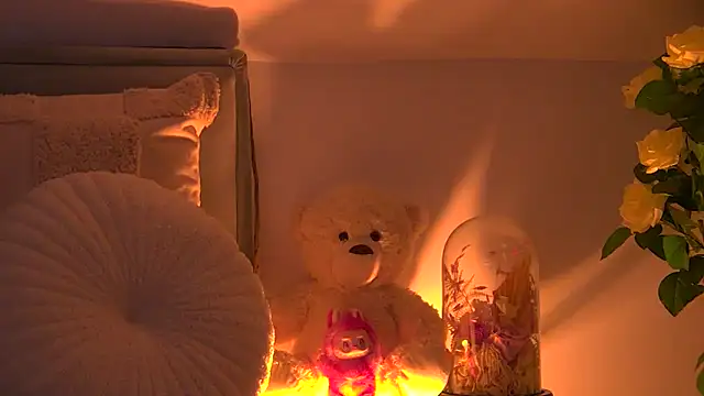 AngeliqueSkye online show from October 2025 04:07:02 AM