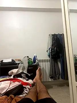 Snapshot of alex-riadh chatting on October 2025 11:58:02 PM alex-riadh online show from October 2025 11:58:02 PM