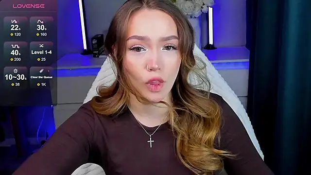 Snapshot of Evia_r0se chatting on November 2025 12:37:01 PM Evia r0se online show from November 2025 12:37:01 PM