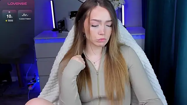 Snapshot of Evia_r0se chatting on November 2025 10:12:02 AM Evia r0se online show from November 2025 10:12:02 AM