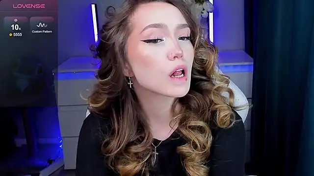 Snapshot of Evia_r0se chatting on November 2025 11:31:02 AM Evia r0se online show from November 2025 11:31:02 AM