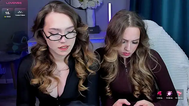 Snapshot of Evia_r0se chatting on November 2025 05:05:02 PM Evia r0se online show from November 2025 05:05:02 PM