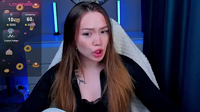 Snapshot of Evia_r0se chatting on January 2026 06:22:01 PM Evia r0se online show from January 2026 06:22:01 PM