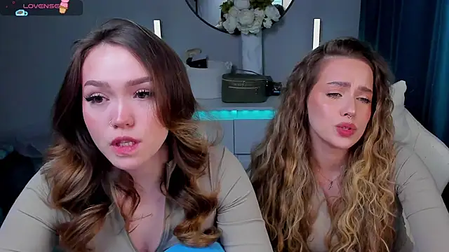 Snapshot of Evia_r0se chatting on February 2026 05:27:02 PM Evia r0se online show from February 2026 05:27:02 PM