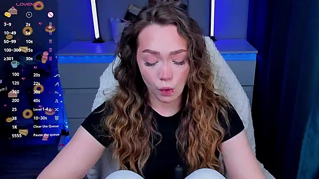 Snapshot of Evia_r0se chatting on February 2026 01:31:02 PM Evia r0se online show from February 2026 01:31:02 PM