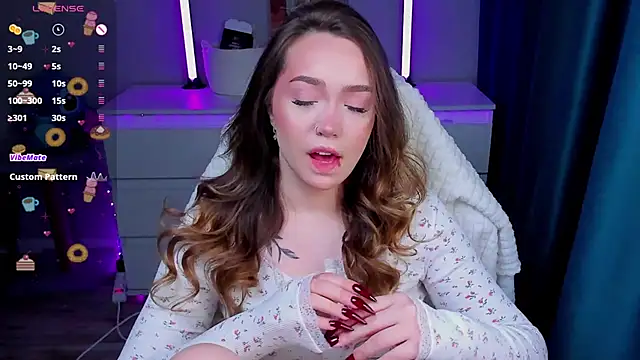 Snapshot of Evia_r0se chatting on February 2026 12:23:01 PM Evia r0se online show from February 2026 12:23:01 PM