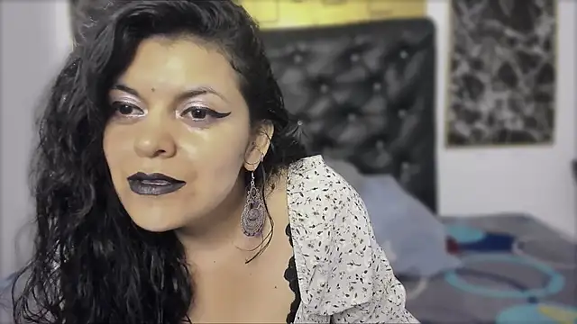 Snapshot of scarlett_w0lf chatting on November 2025 01:55:01 PM scarlett w0lf online show from November 2025 01:55:01 PM