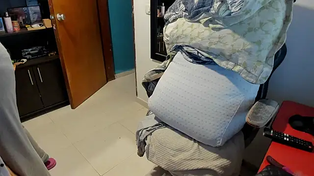 peanut tangerine online show from November 2025 10:59:02 PM