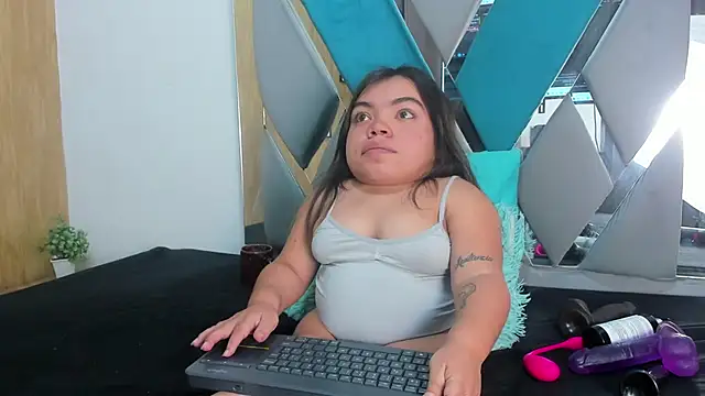 Snapshot of Michelle_Brooks chatting on January 2025 07:31:01 PM Michelle Brooks online show from January 2025 07:31:01 PM