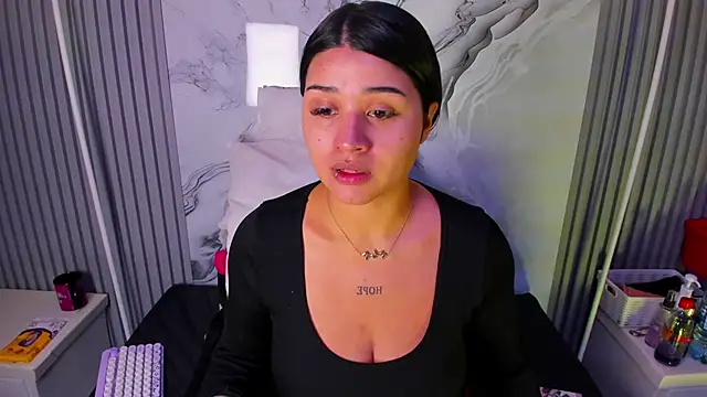 Snapshot of venusowen_ chatting on May 2026 01:17:01 PM venusowen online show from May 2026 01:17:01 PM