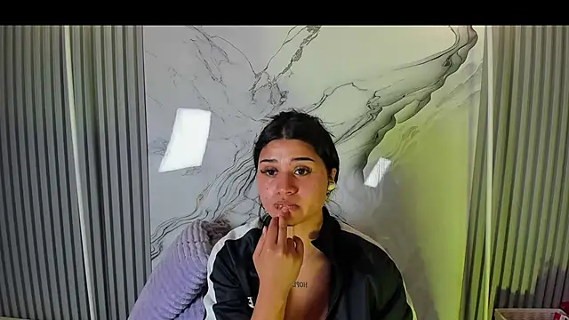 Snapshot of venusowen_ chatting on May 2026 02:14:01 PM venusowen online show from May 2026 02:14:01 PM